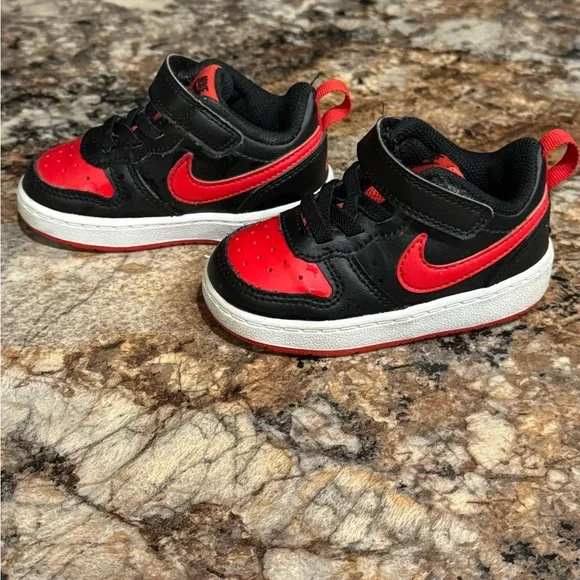 Nike Court Borough Low 2 in black/red/white - Picture 2 of 5